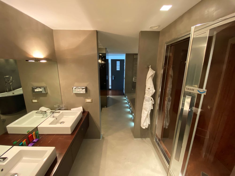 Junior Suite, 1 King Bed (Penthouse;with Sofabed) - Photo 12