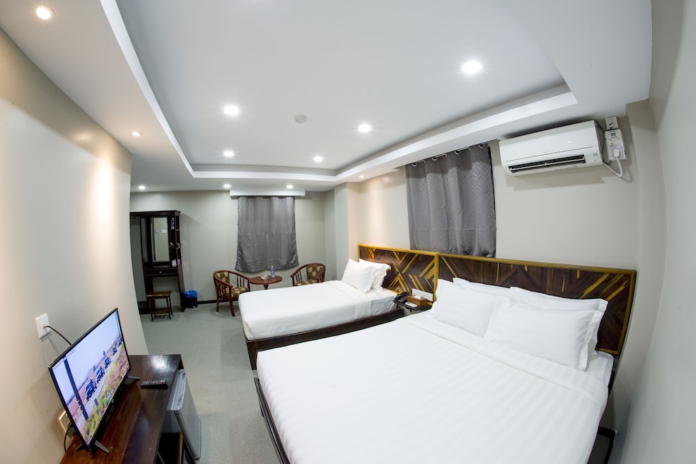 Deluxe Triple Room