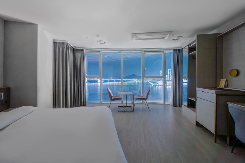 Deluxe Double Room, Ocean View photo 1