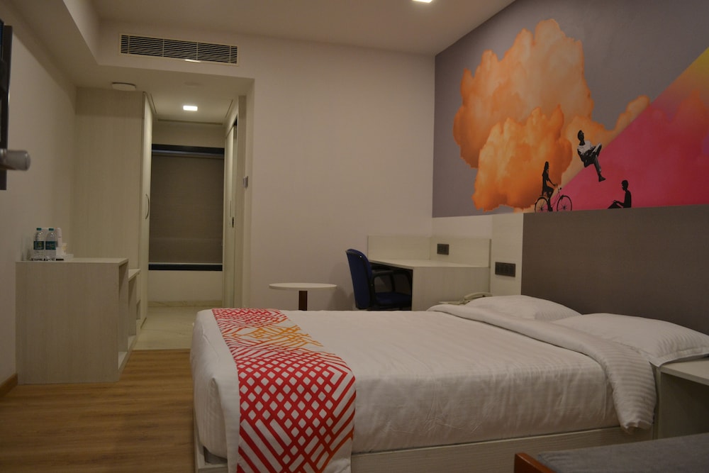 Luxe Room - Photo 5