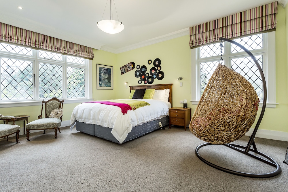 Superior Double Room, 1 King Bed, Private Bathroom, Hill View photo 1