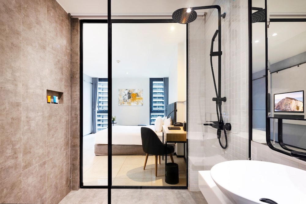 Deluxe Executive Twin Room - Photo 2