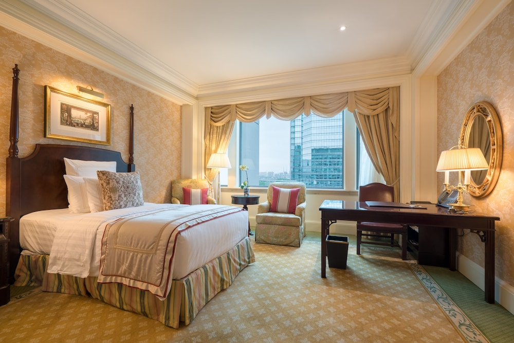 Club Room, 1 King Bed - Photo 3