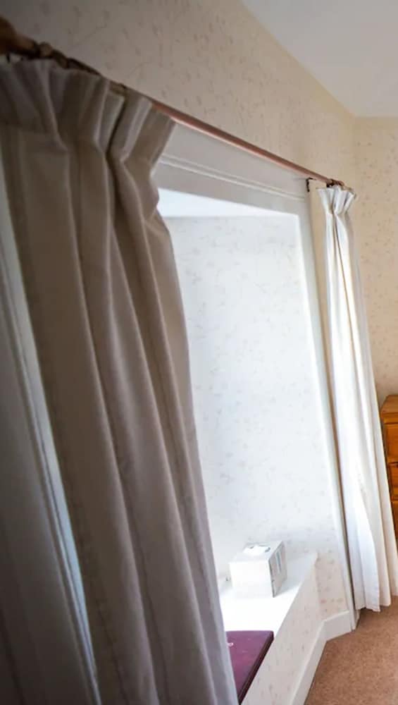 Single Room, Private Bathroom photo 3