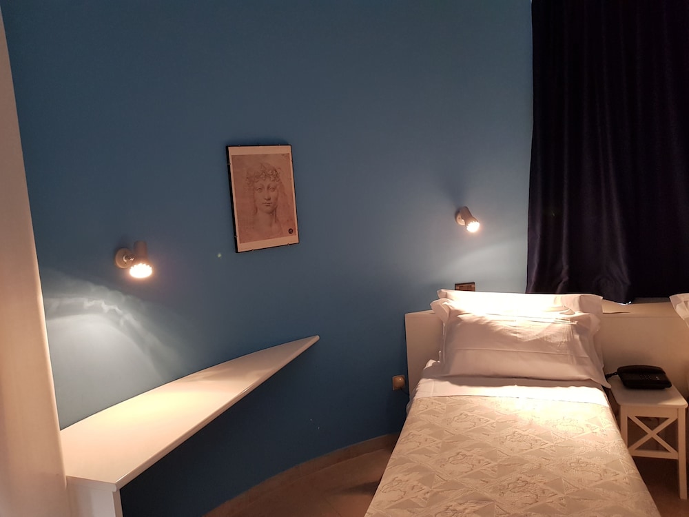 Superior Triple Room - Photo 3