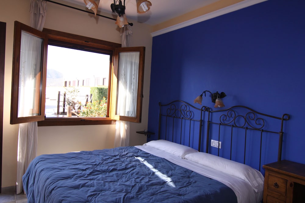 Double Room - Photo 5