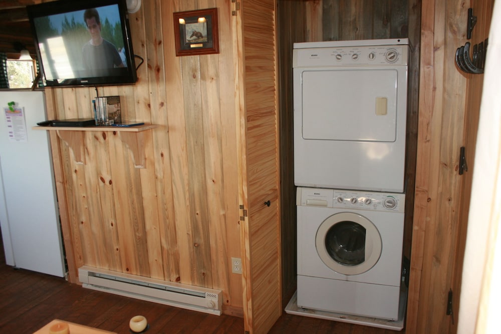 Standard Cabin, Non Smoking, Mountain View photo 2