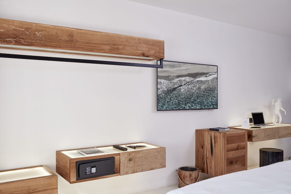 Premium Room - Photo 10