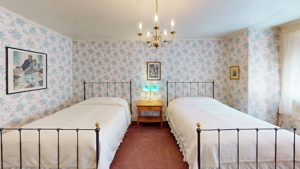 Room, 2 Queen Beds (Main Inn)