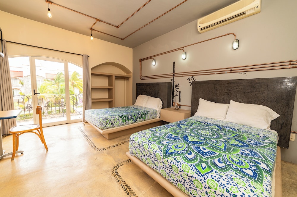 Deluxe Room, 2 Double Beds