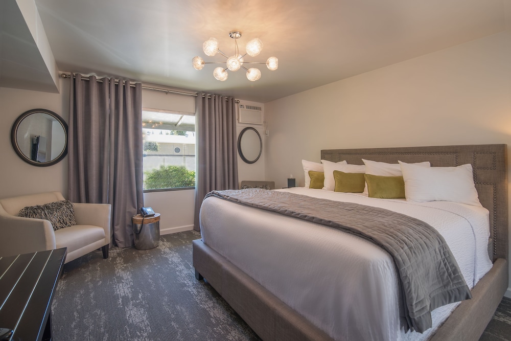 Executive Room, 1 King Bed - Photo 1
