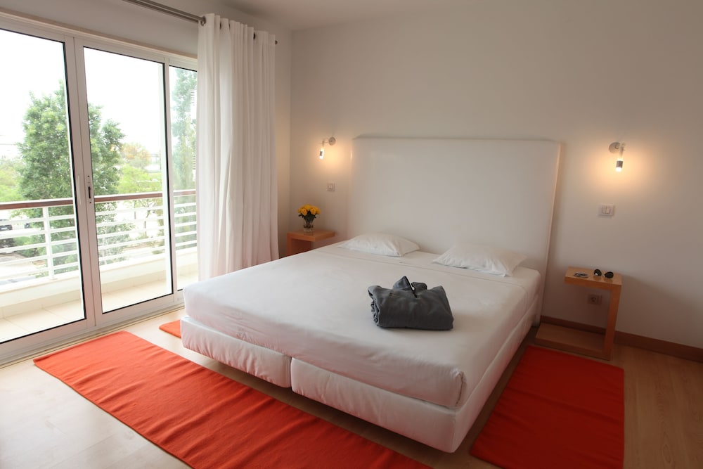 Superior Apartment, 3 Bedrooms, Pool View photo 2