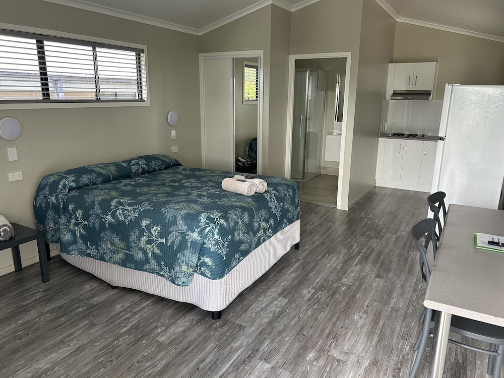 One Bedroom Villa with Queen Bed