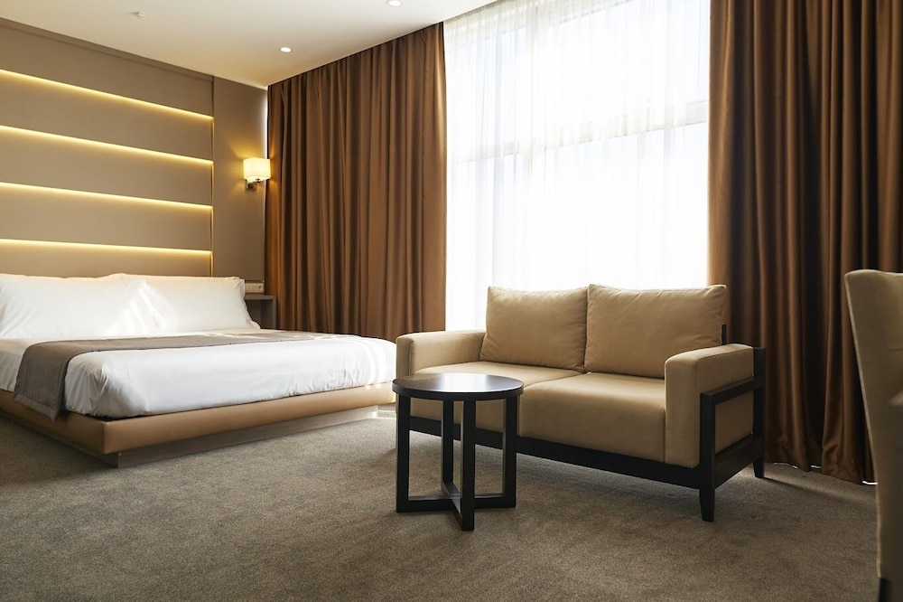 Deluxe Room - Photo 1