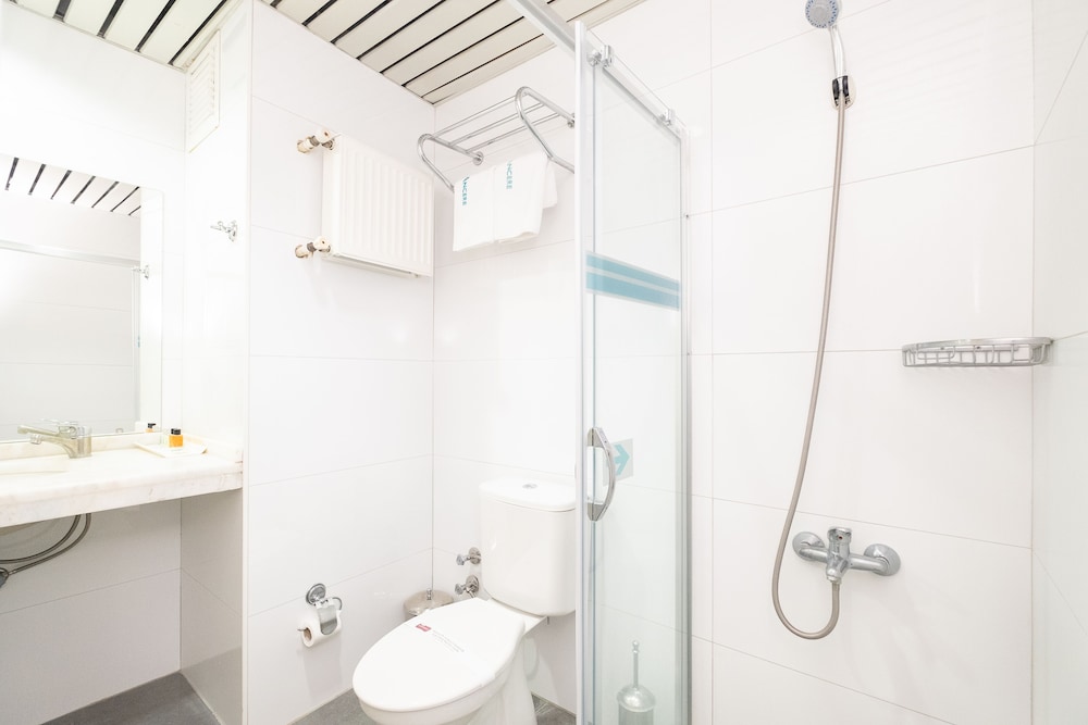 Standard Room - Photo 2