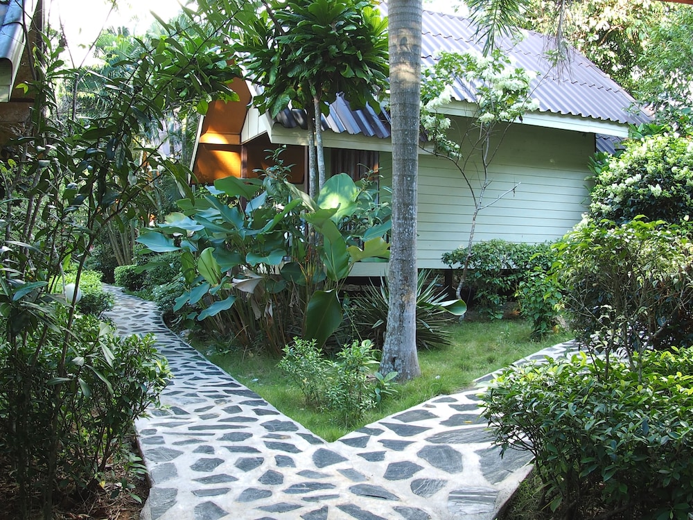 Bungalow with Garden View photo 3