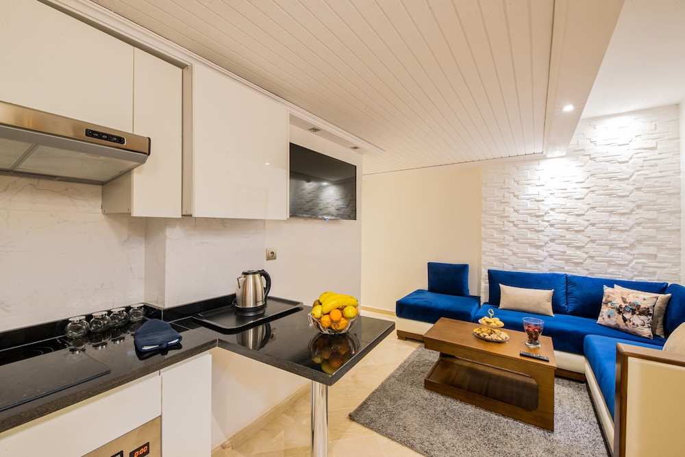 Premium Apartment - Photo 2