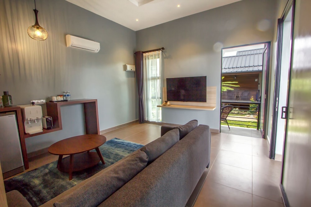 Paddy Suite
