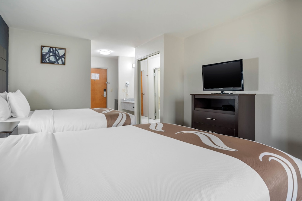 Suite, 2 Queen Beds, Non Smoking - Photo 8
