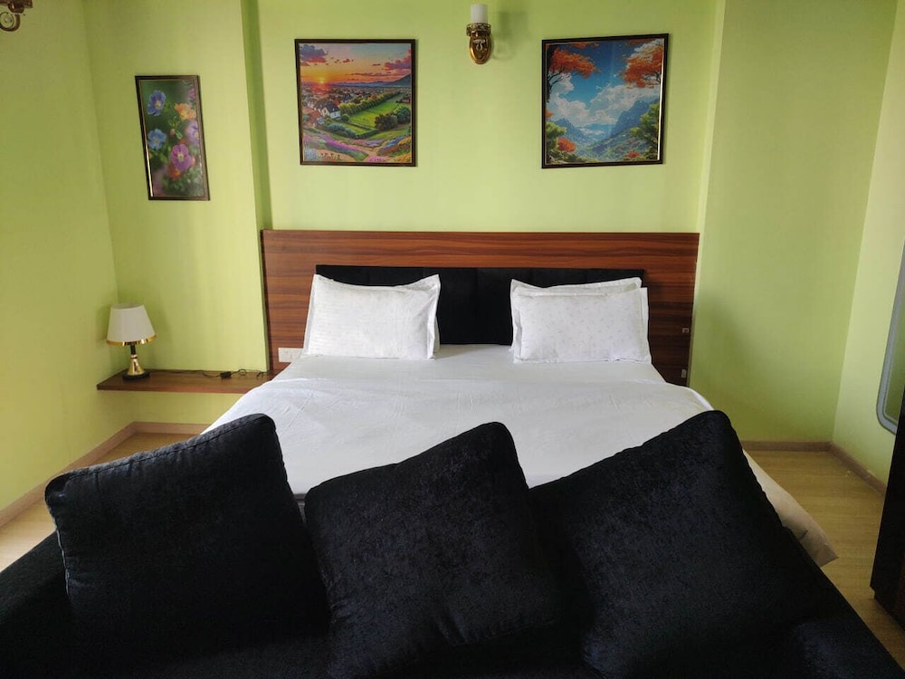Deluxe Studio, City View