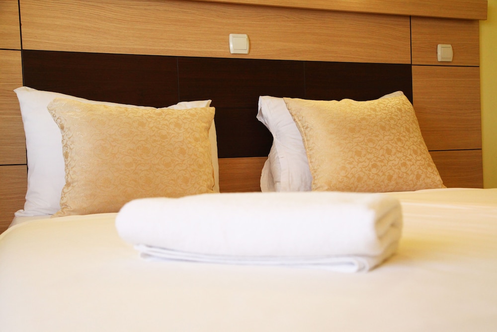 Economy Double Room - Photo 9