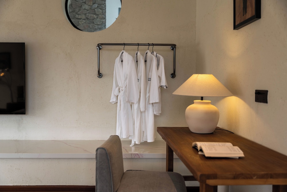 Luxury Quadruple Room, Hill View photo 1
