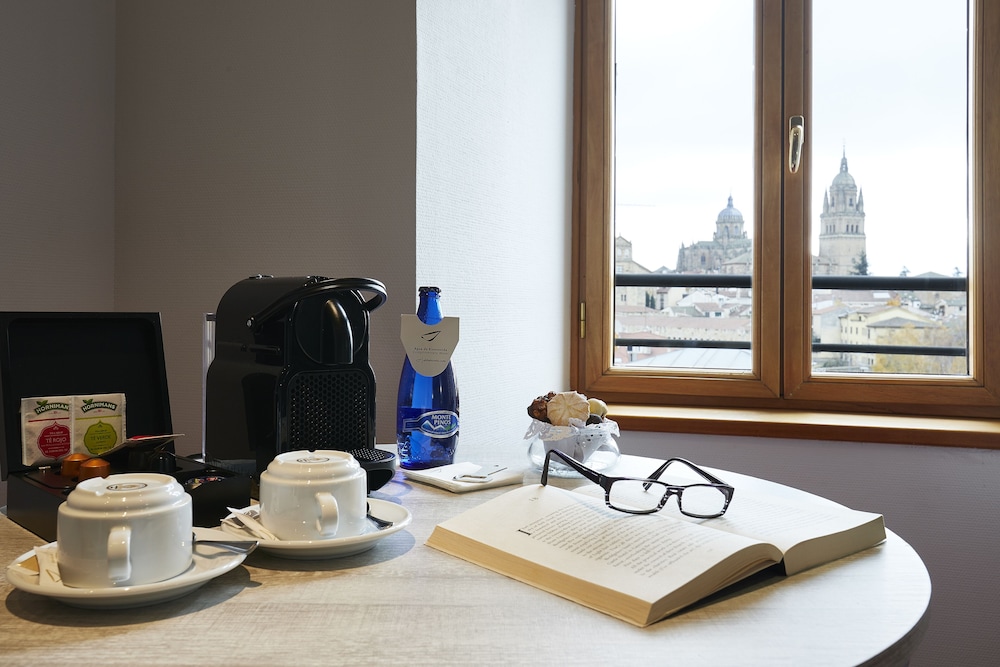 Premium Room - Photo 9