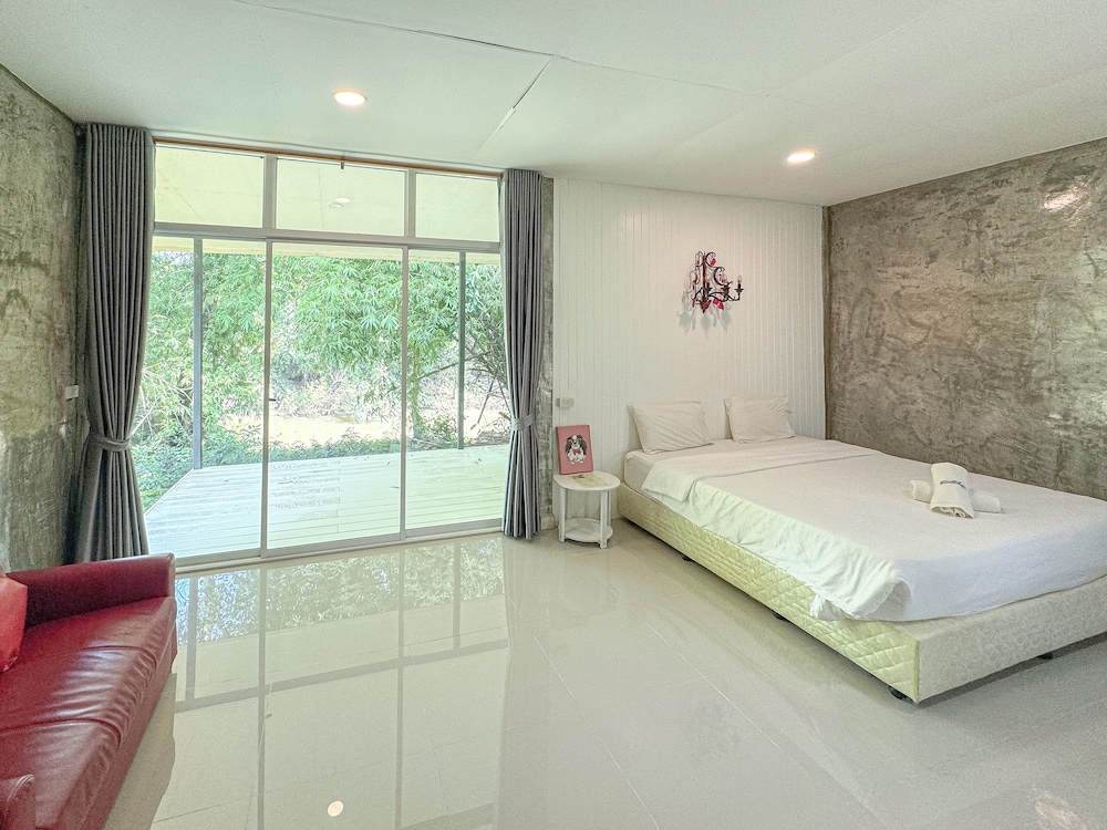 Deluxe Double Room, Garden View