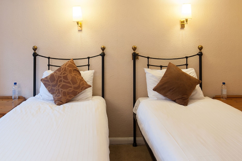 Standard Twin Room - Photo 3