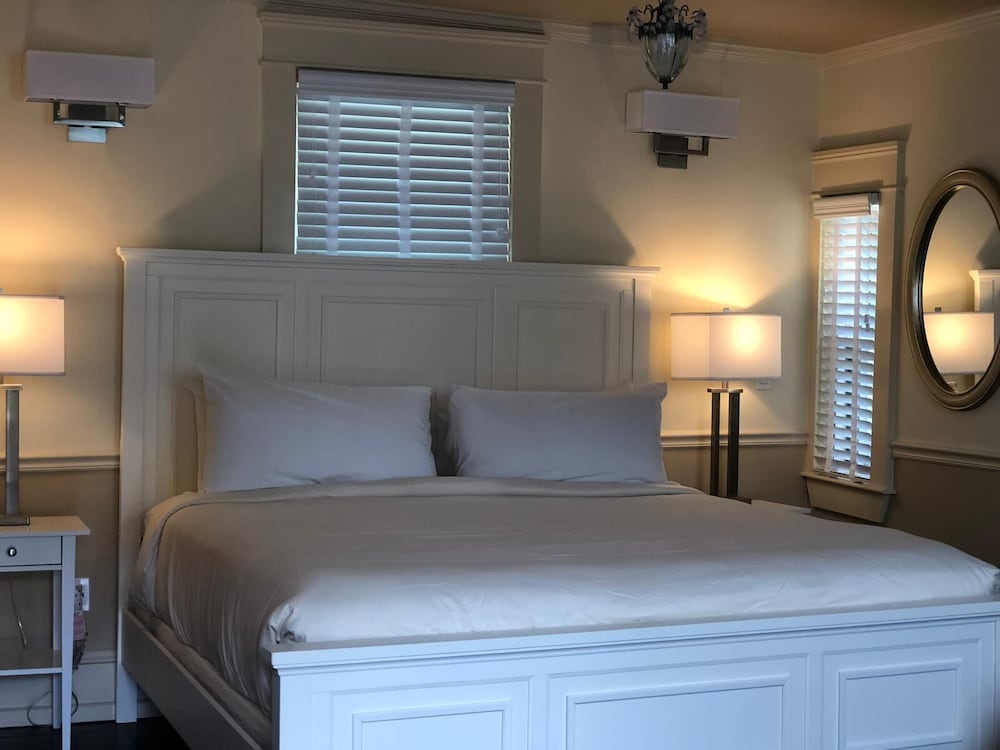 Standard Double Room, Ensuite (The Manor 118 Junior Suit)