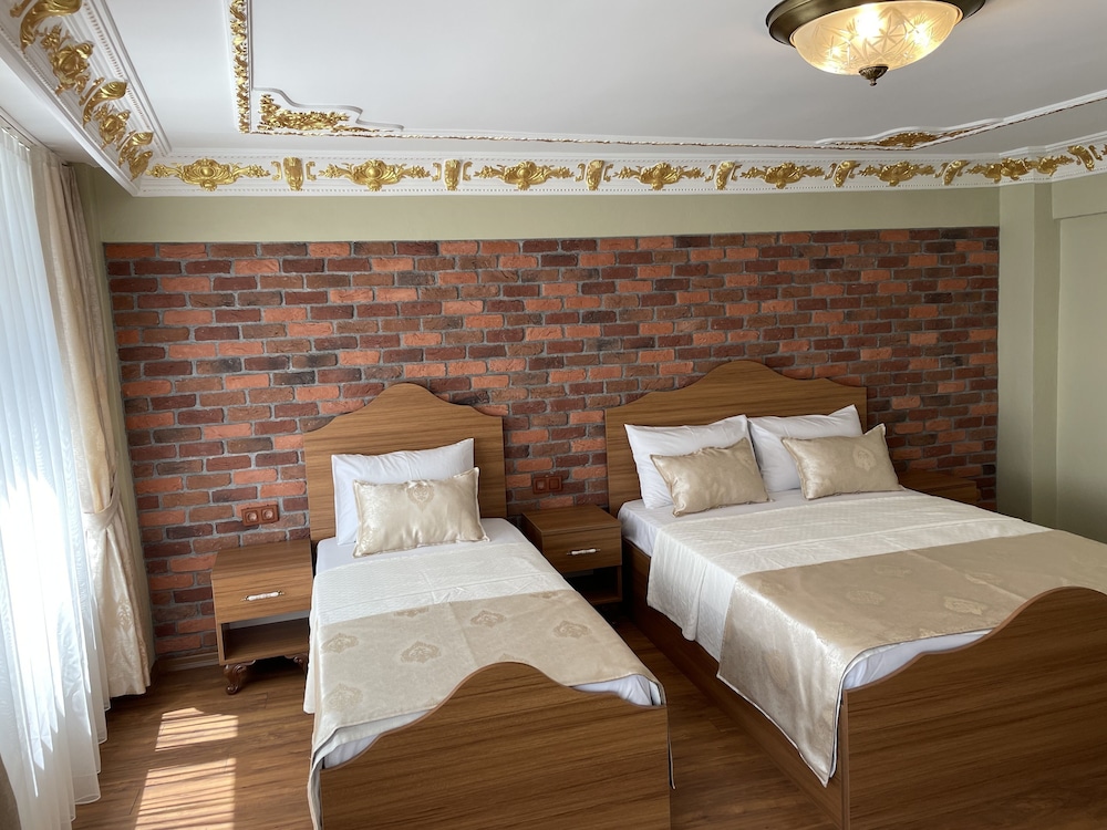 Deluxe Triple Room photo 2