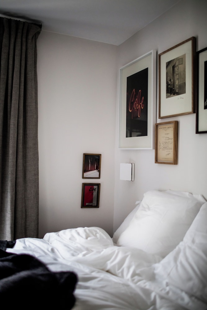 Room (Pigalle 15) thumbnail 5
