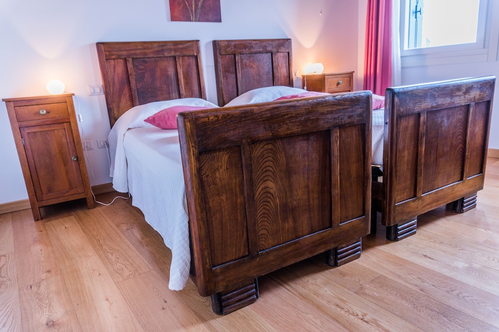 Deluxe Double or Twin Room photo 2