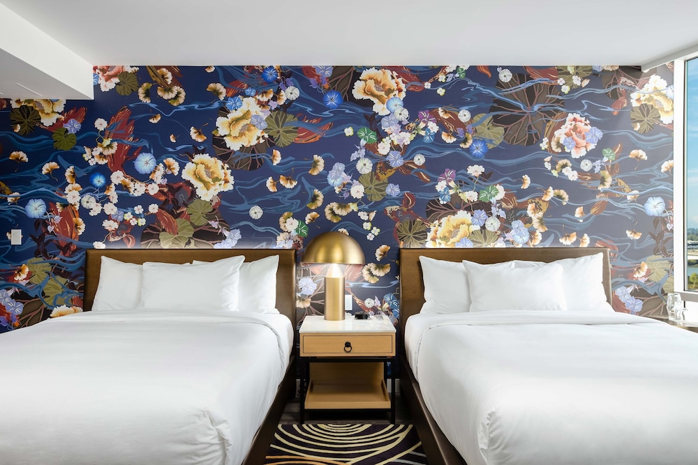 Deluxe Room, 2 Queen Beds - Photo 1
