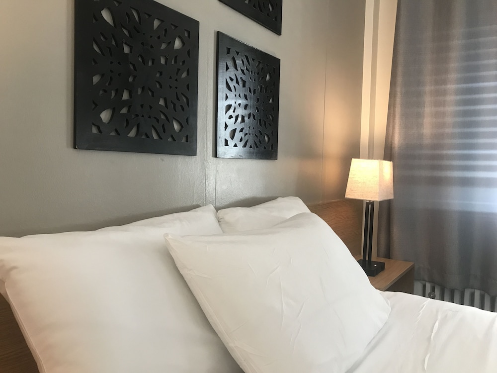 Economy Room (Petite Double room) - Photo 4