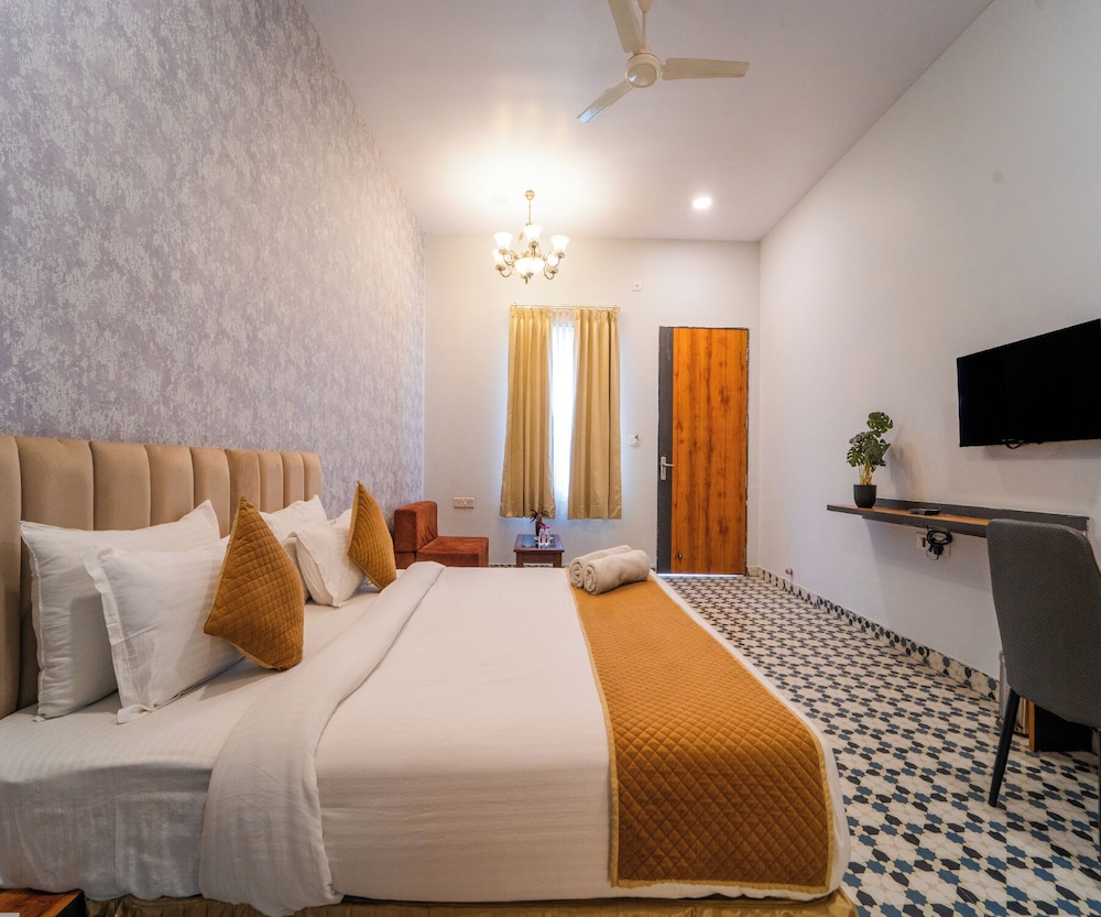 Deluxe Room - Photo 4