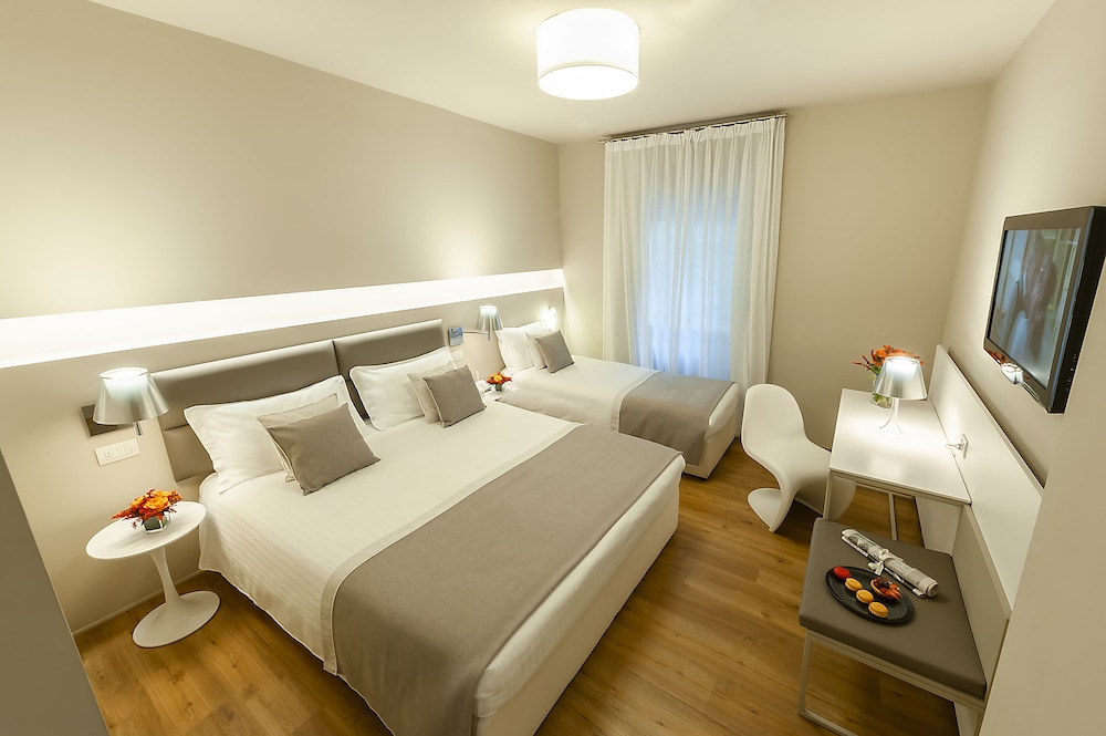 Superior Double or Twin Room - Photo 9