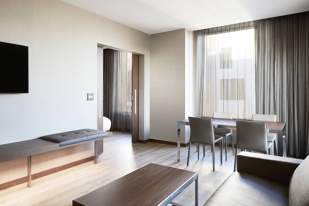 Executive Suite, 1 Bedroom, City View