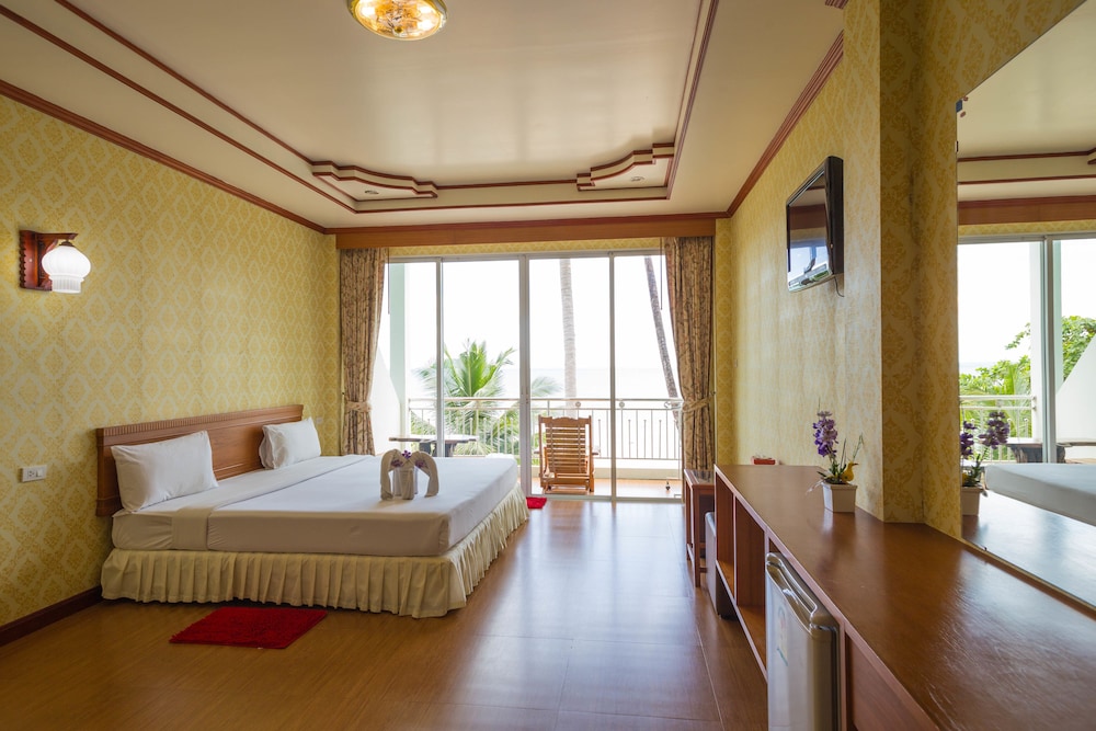 Deluxe Room, 1 King Bed, Ocean View, Sea Facing