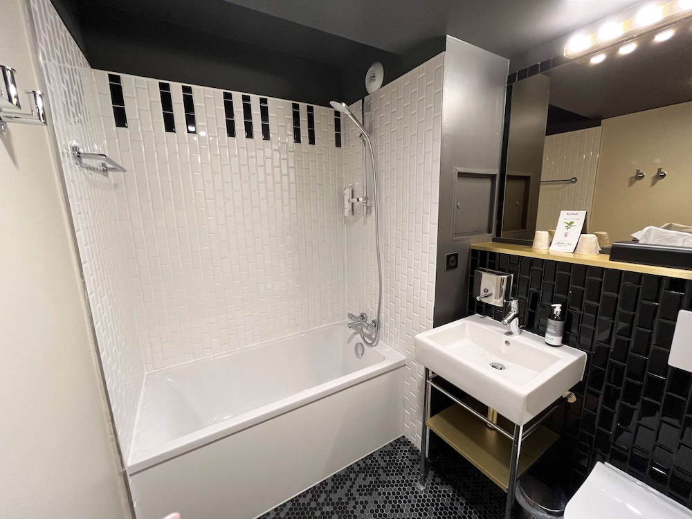 Standard Room, 2 Twin Beds - Photo 11