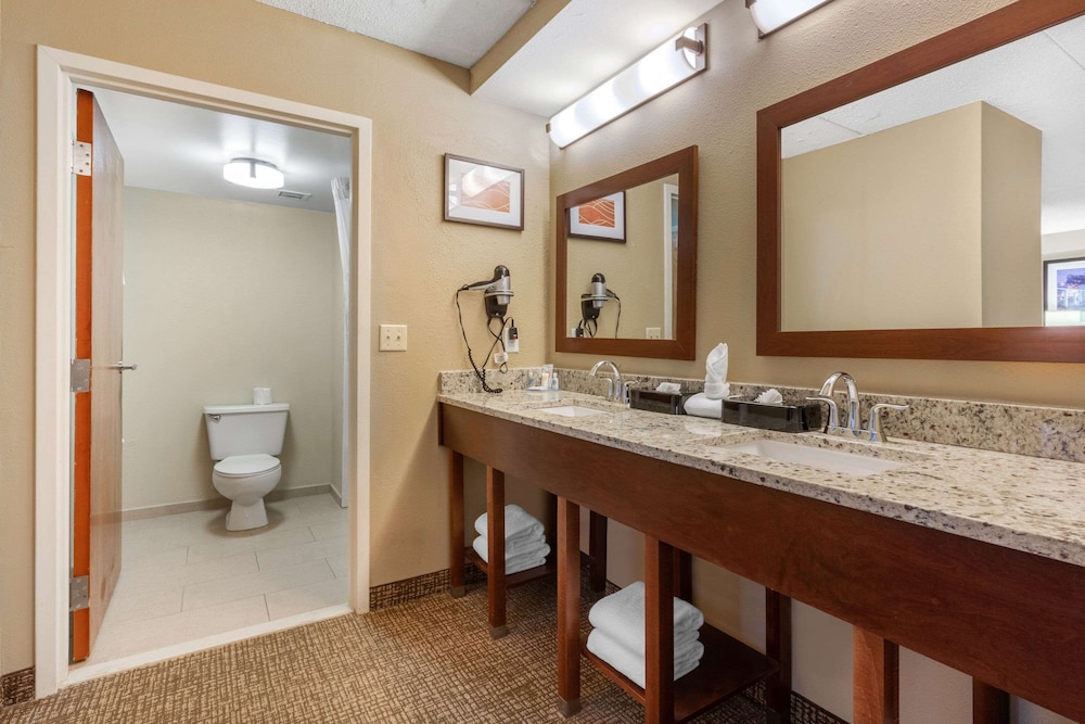Suite, Non Smoking - Photo 9