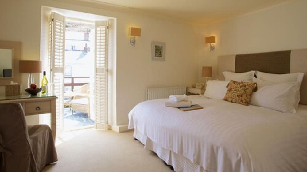Deluxe Room - Photo 1