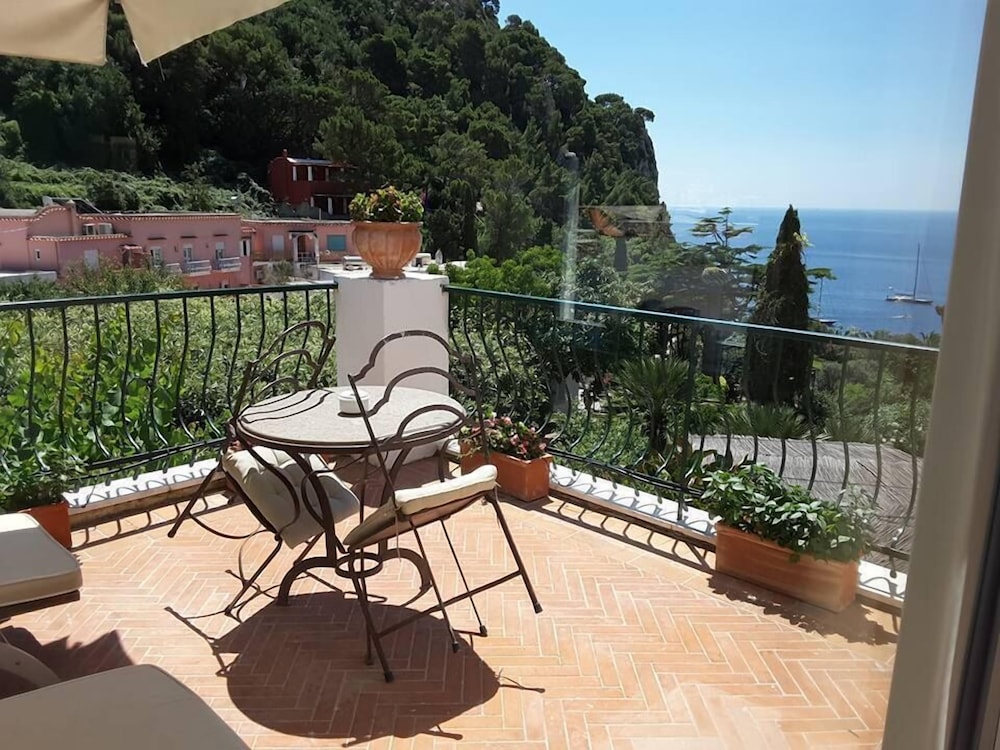 Junior Suite, Terrace, Sea View (Blue) photo 2