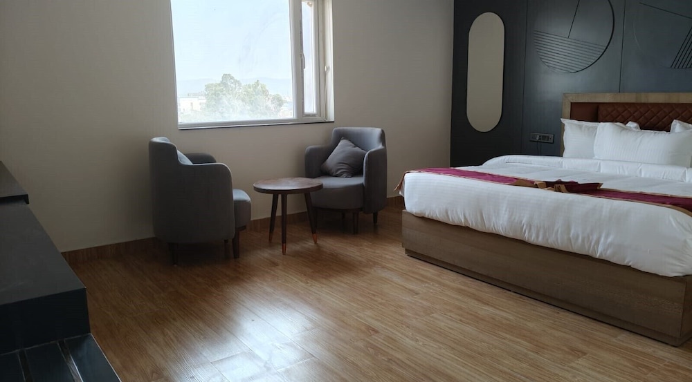 Executive Room, 1 King Bed, Non Smoking, Private Bathroom