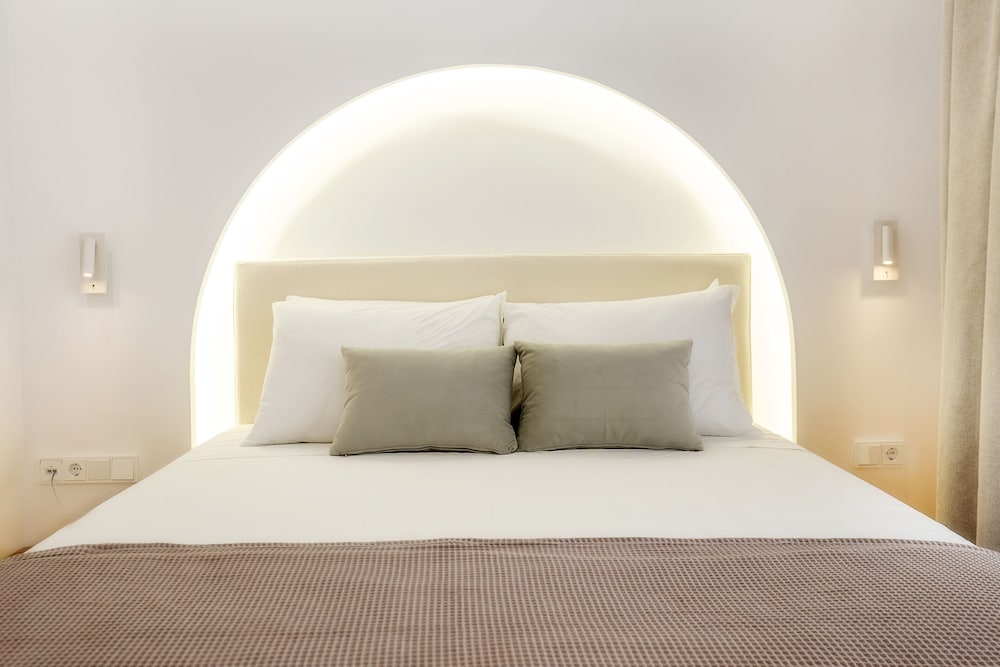 Standard Room, 1 Queen Bed, Non Smoking, Garden View