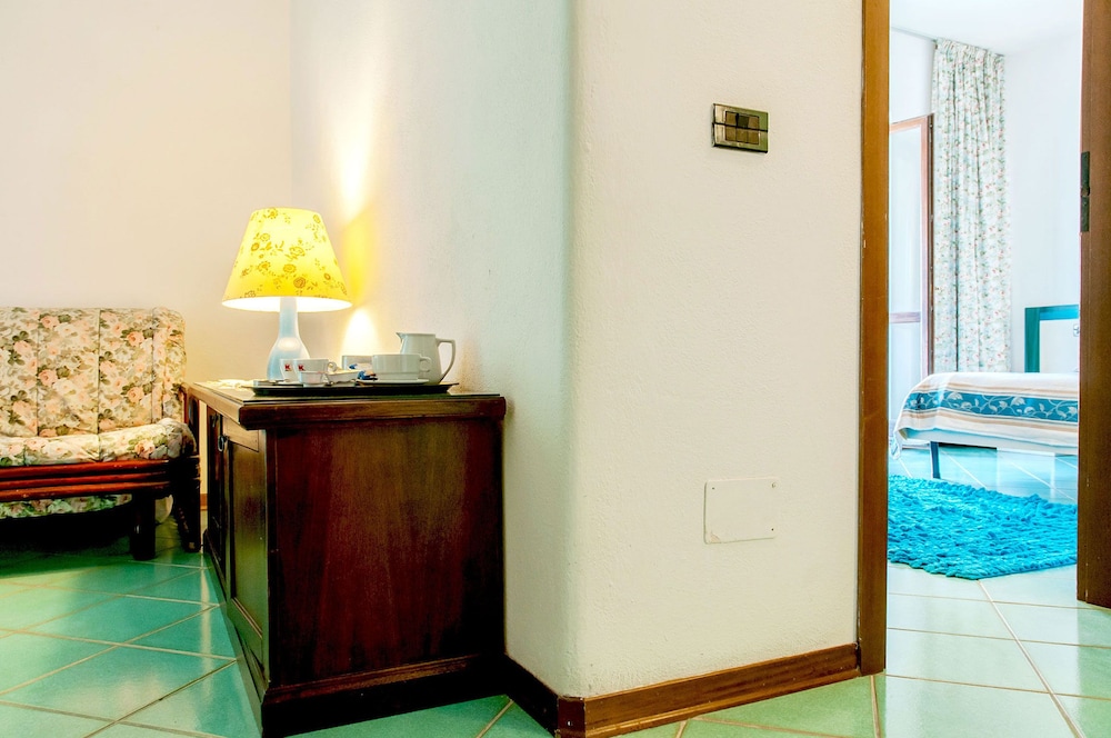 Standard Double or Twin Room - Photo 5