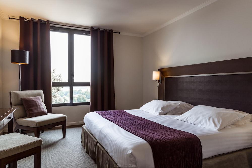 Luxury Room, 1 King Bed, Golf View photo 3