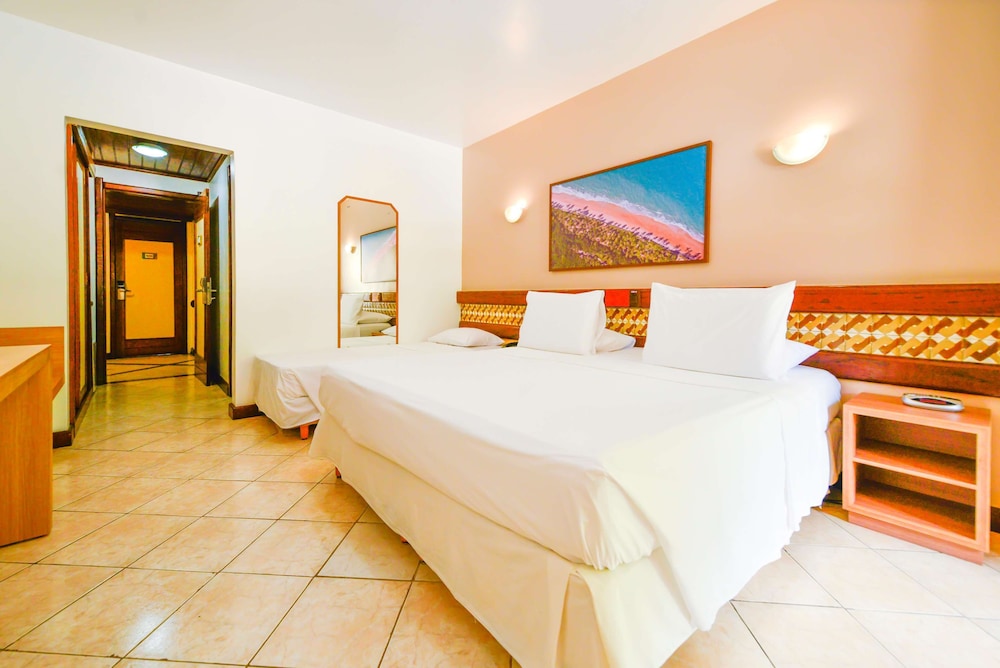 Deluxe Room, Multiple Beds, Non Smoking thumbnail 5