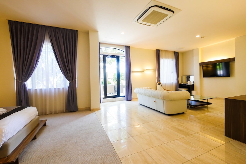 Luxury Twin Room, Garden View photo 3