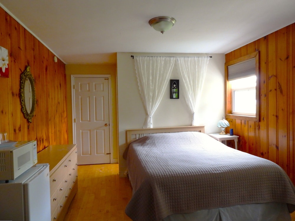 Room, 1 Queen Bed with Sofa bed, Patio, Ground Floor photo 1
